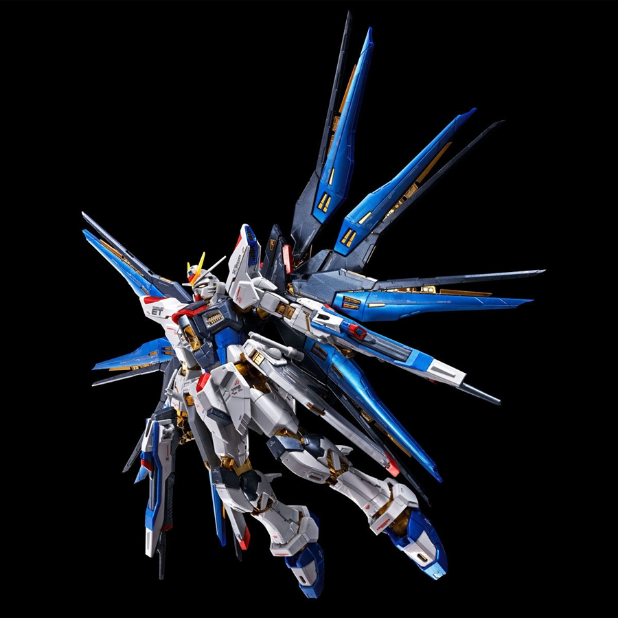 RG ストライクフリーダムガンダム［チタニウムフィニッシュ］」ほか