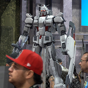 『機動戦士ガンダム 復讐のレクイエム』ガンダムEX＆無識別型ザクIIの立像が登場！「San Diego Comic-Con 2024」フォトレポート